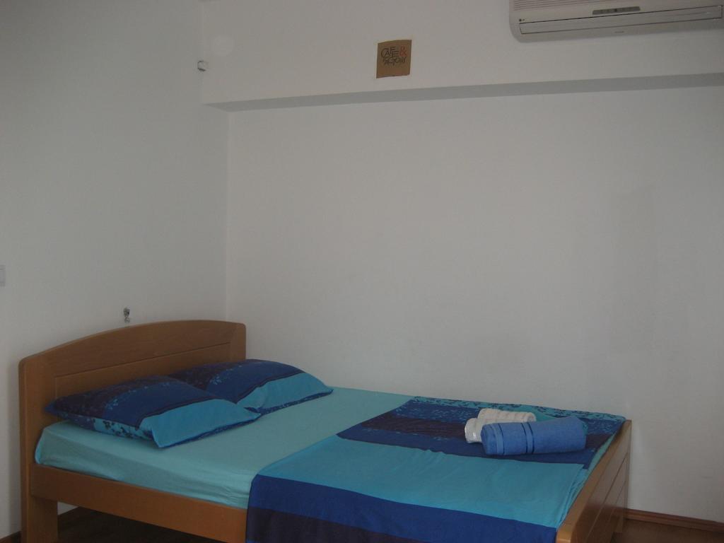 Apartment Aleksandar Tivat Exteriör bild