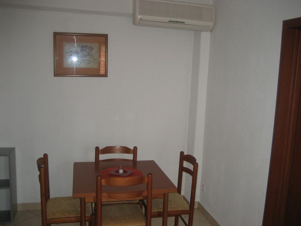 Apartment Aleksandar Tivat Exteriör bild