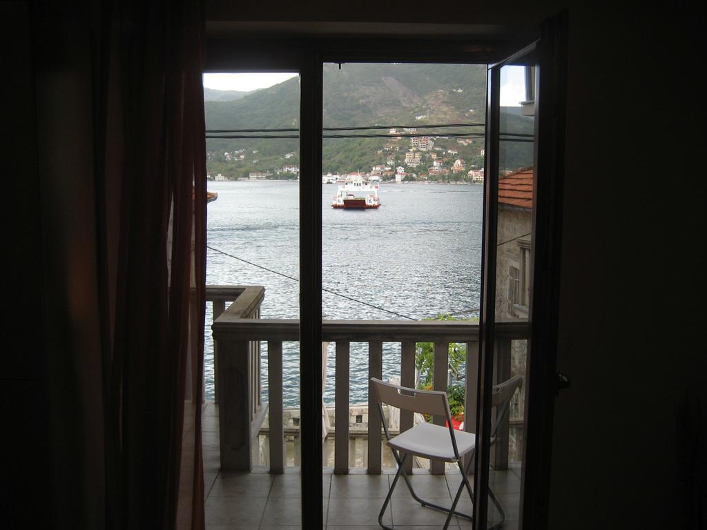 Apartment Aleksandar Tivat Exteriör bild