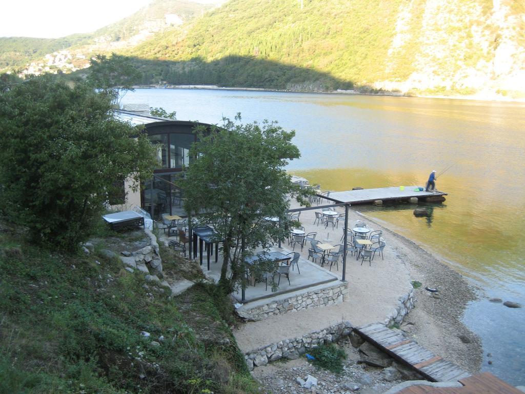 Apartment Aleksandar Tivat Exteriör bild