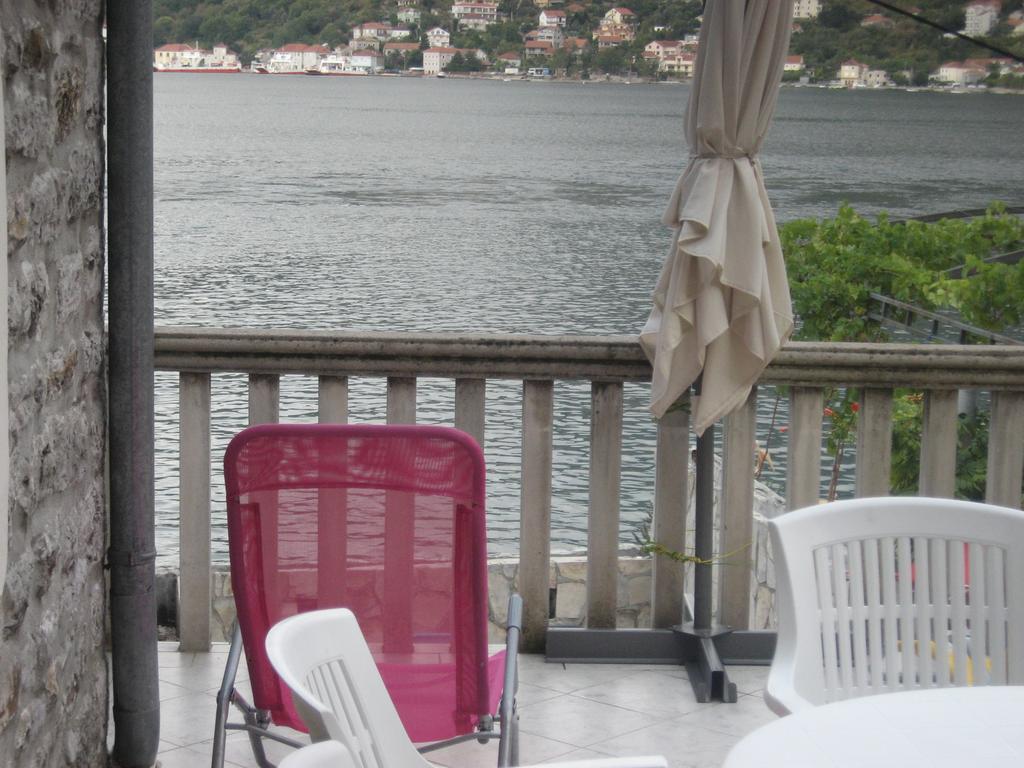 Apartment Aleksandar Tivat Exteriör bild