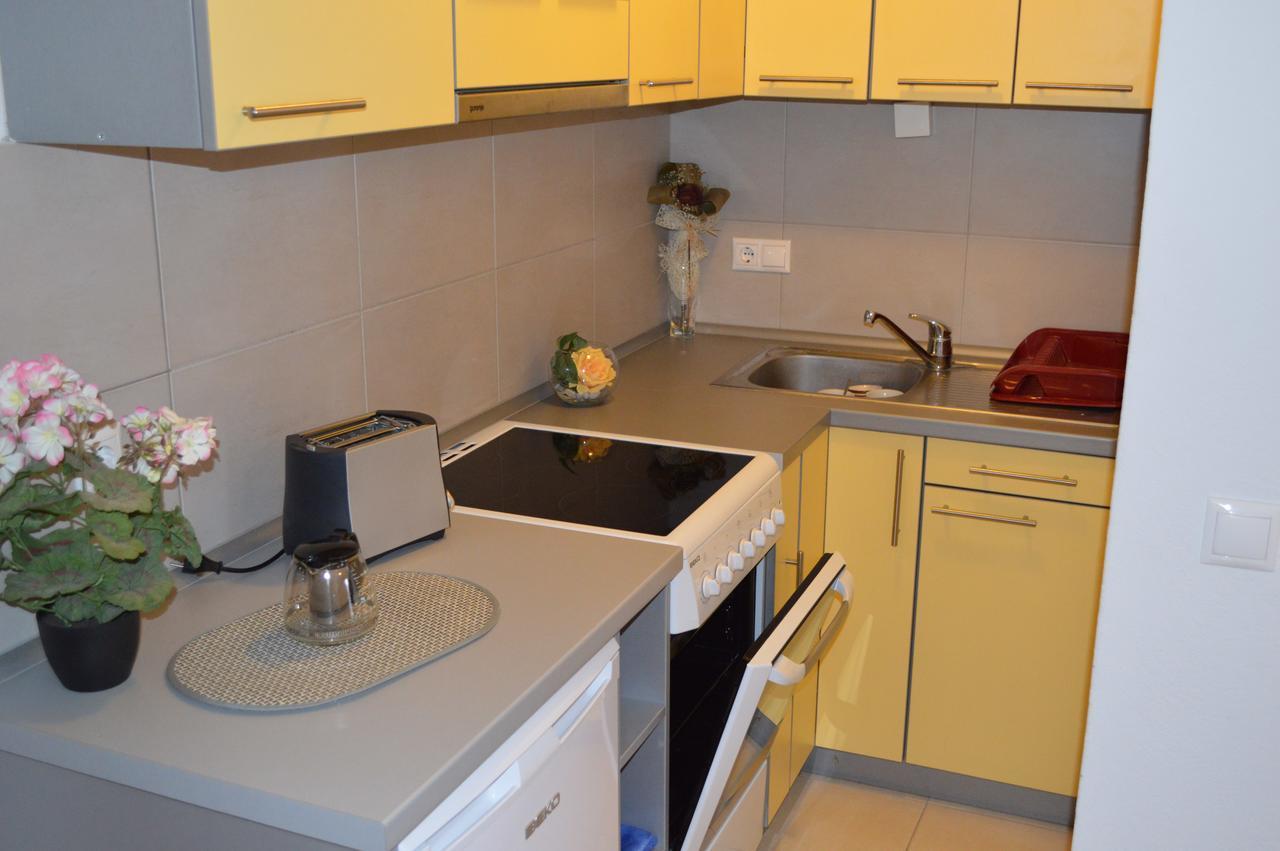 Apartment Aleksandar Tivat Exteriör bild