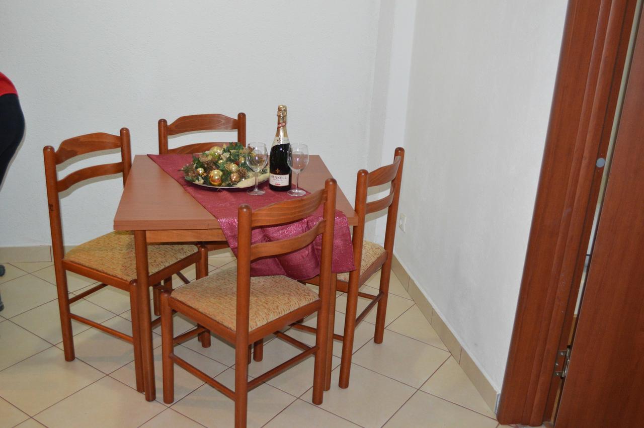 Apartment Aleksandar Tivat Exteriör bild