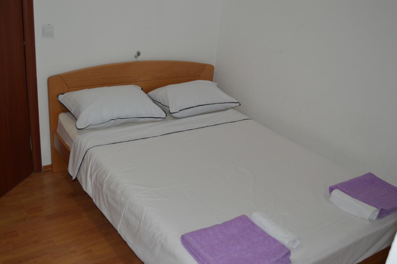 Apartment Aleksandar Tivat Exteriör bild