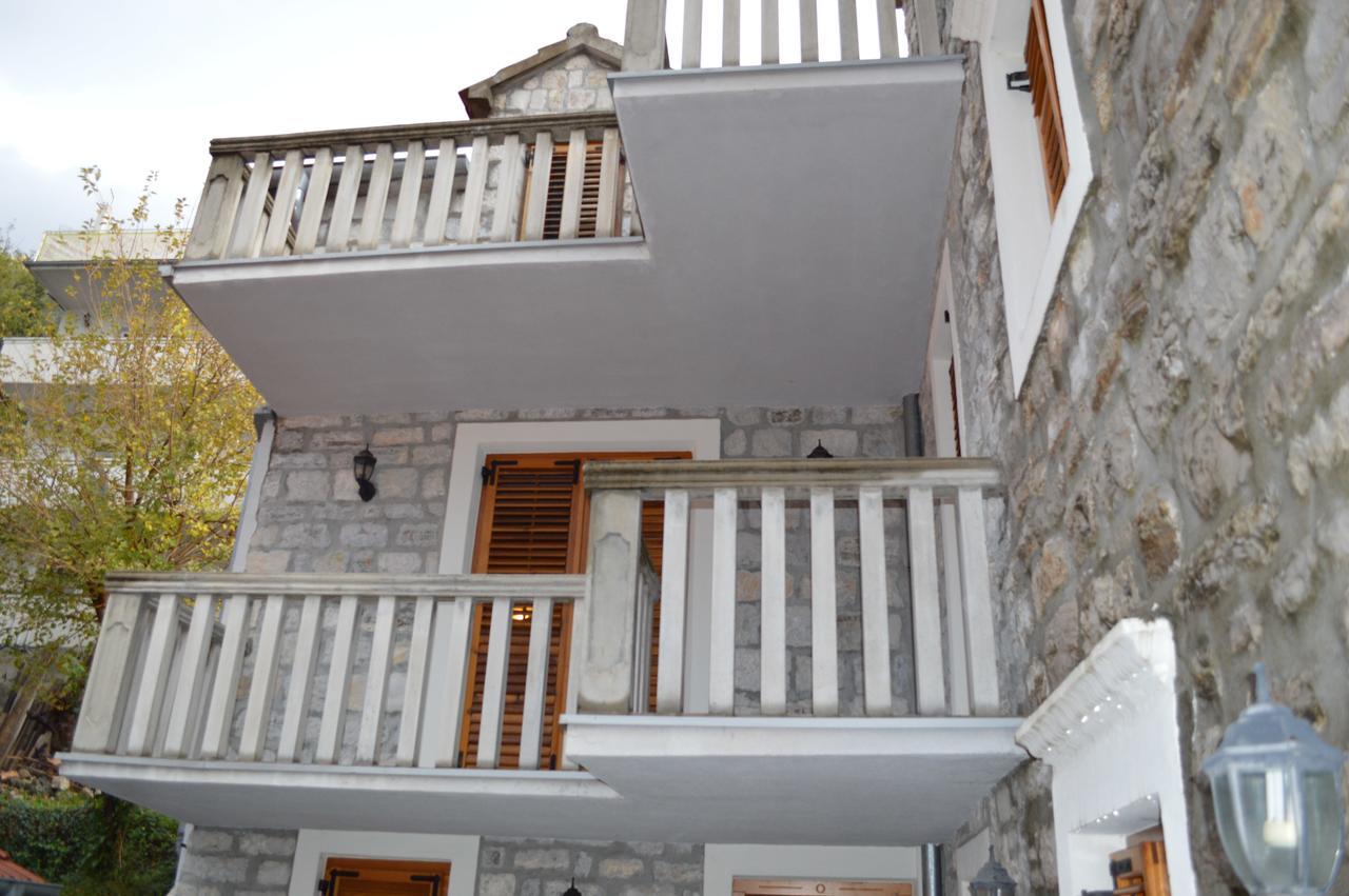 Apartment Aleksandar Tivat Exteriör bild
