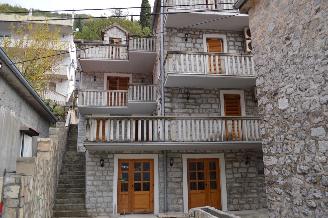 Apartment Aleksandar Tivat Exteriör bild