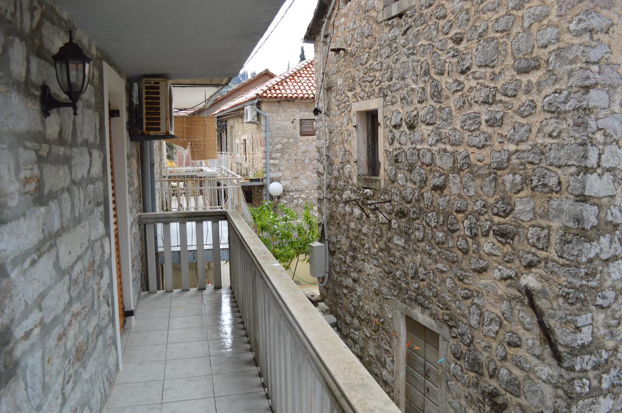Apartment Aleksandar Tivat Exteriör bild